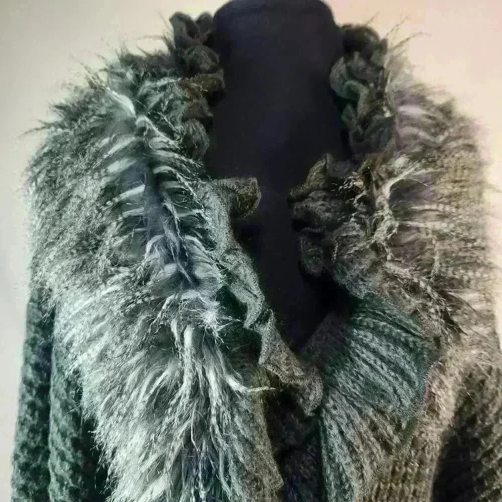 Unique Tempo Paris S/M Grey Cape Sweater Fun Neckline Fur Waist Belt Ruffled Hem - Picture 6 of 11
